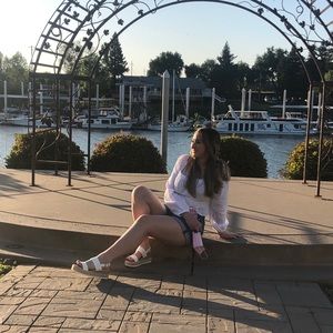 Meet your Posher, Nicole